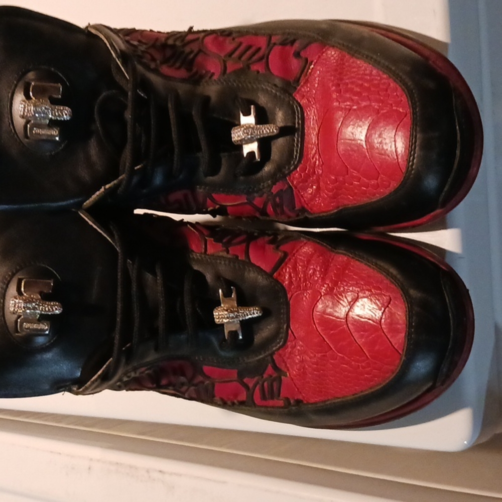 Black and red, Alligators by Mauri, for Millennium Fashion. 8601/3 549. Men sz 9